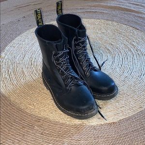 Vegan black boots